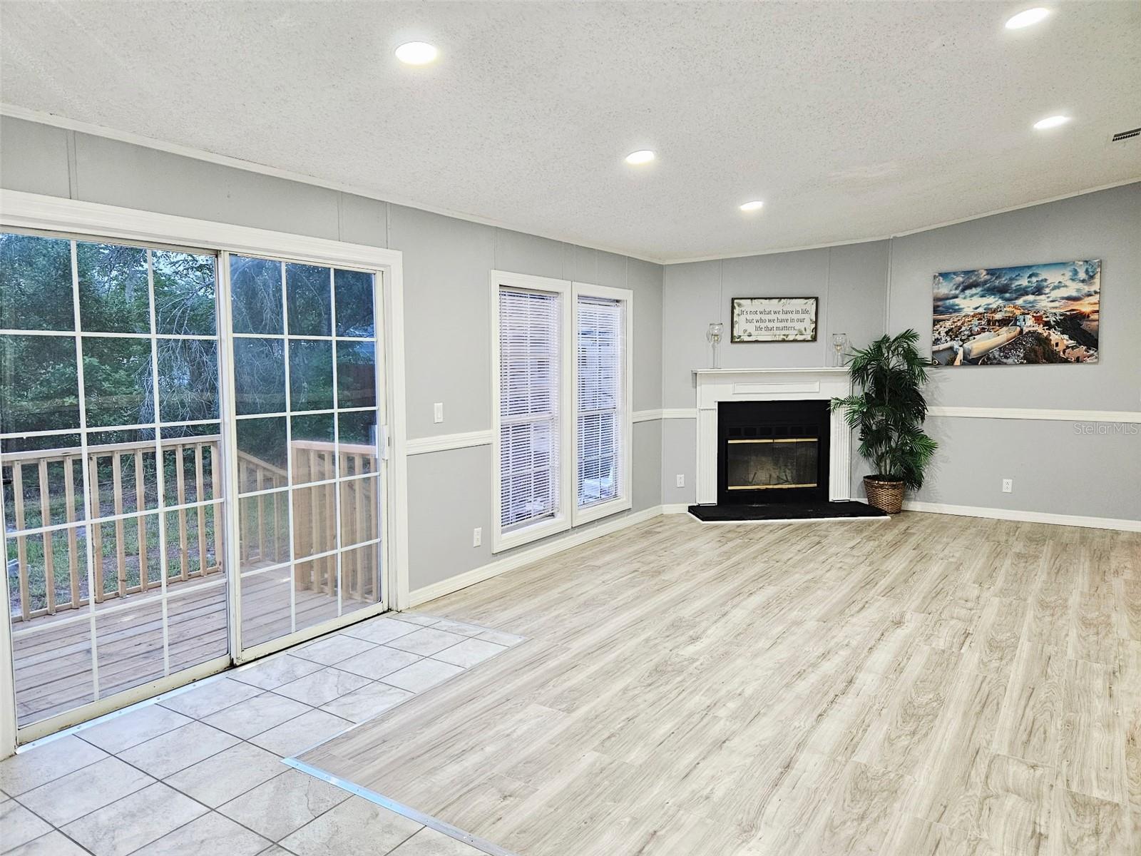 MOON LAKE ESTATES - Residential