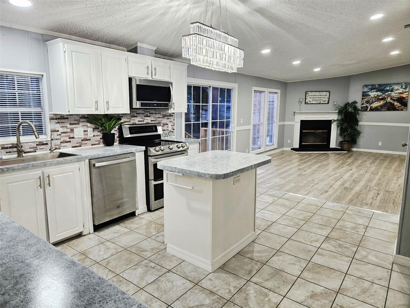 MOON LAKE ESTATES - Residential