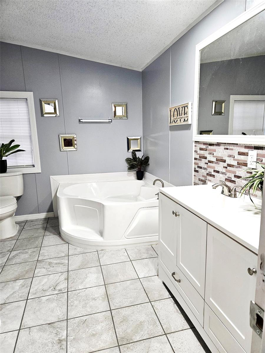 MOON LAKE ESTATES - Residential