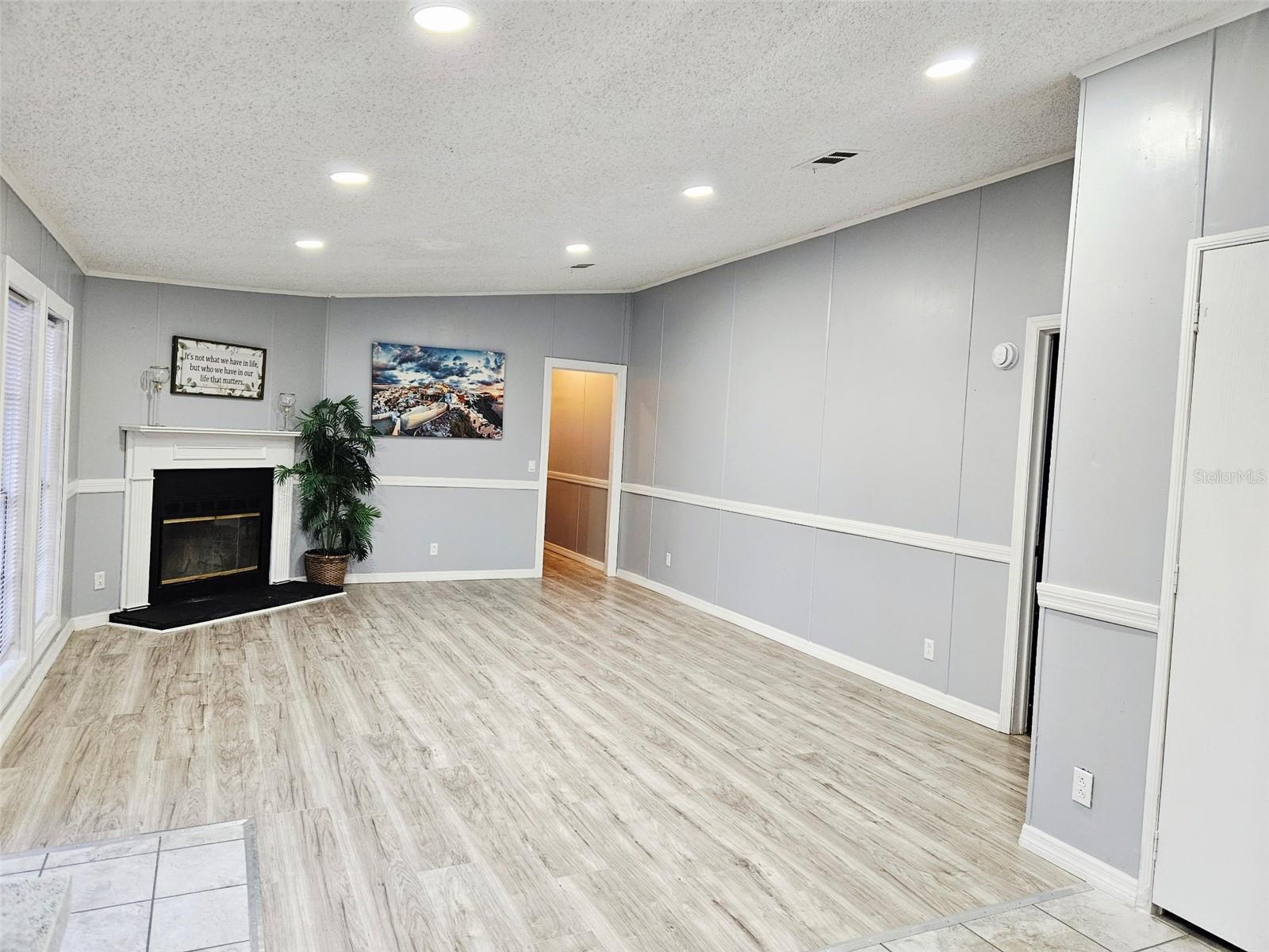 MOON LAKE ESTATES - Residential