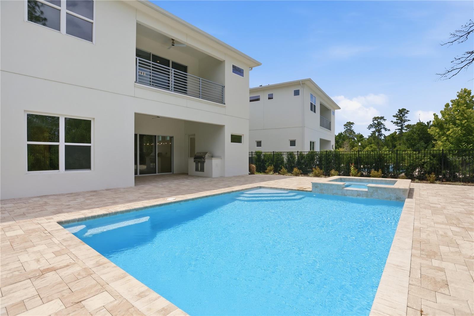 REUNION - Residential