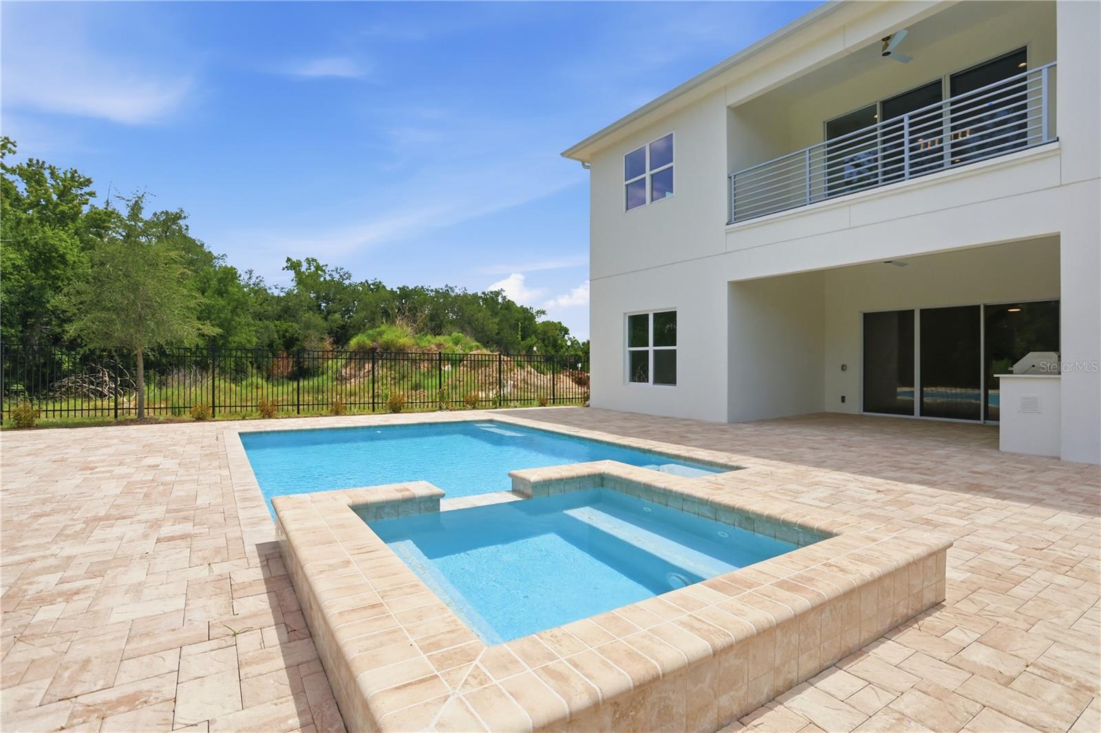 REUNION - Residential