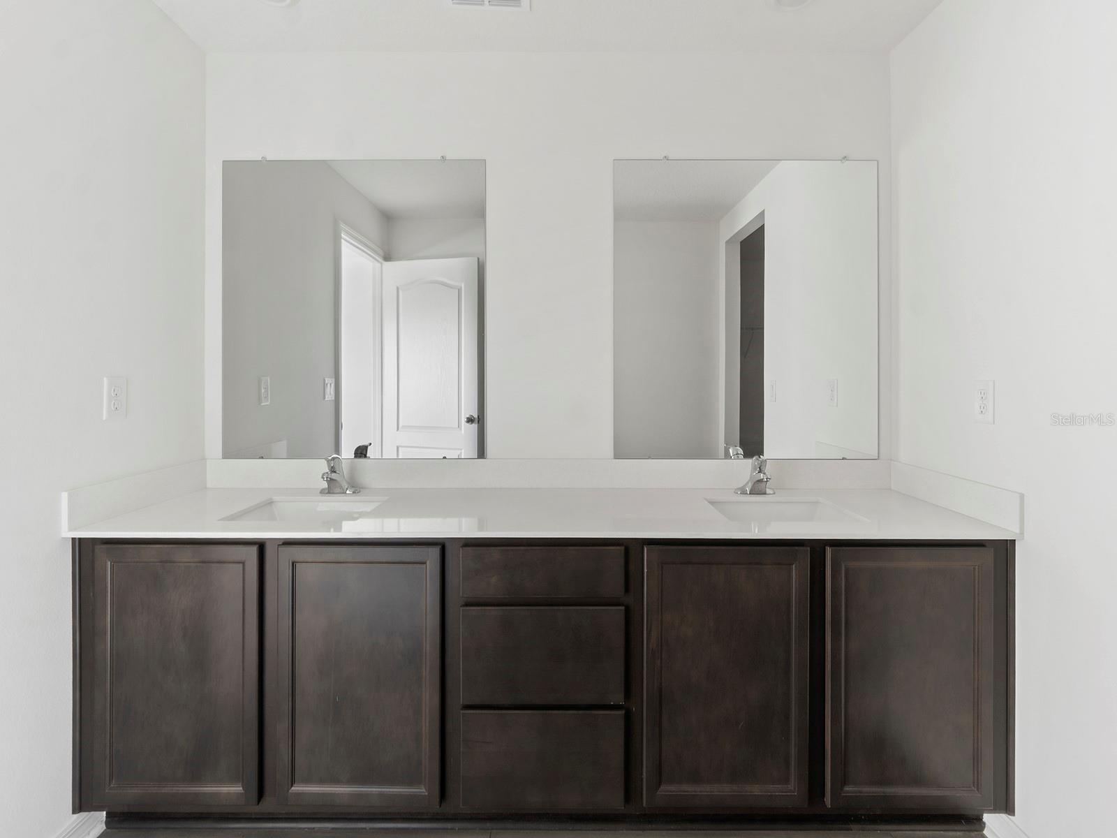 HAMLETS/TAVARES - Residential
