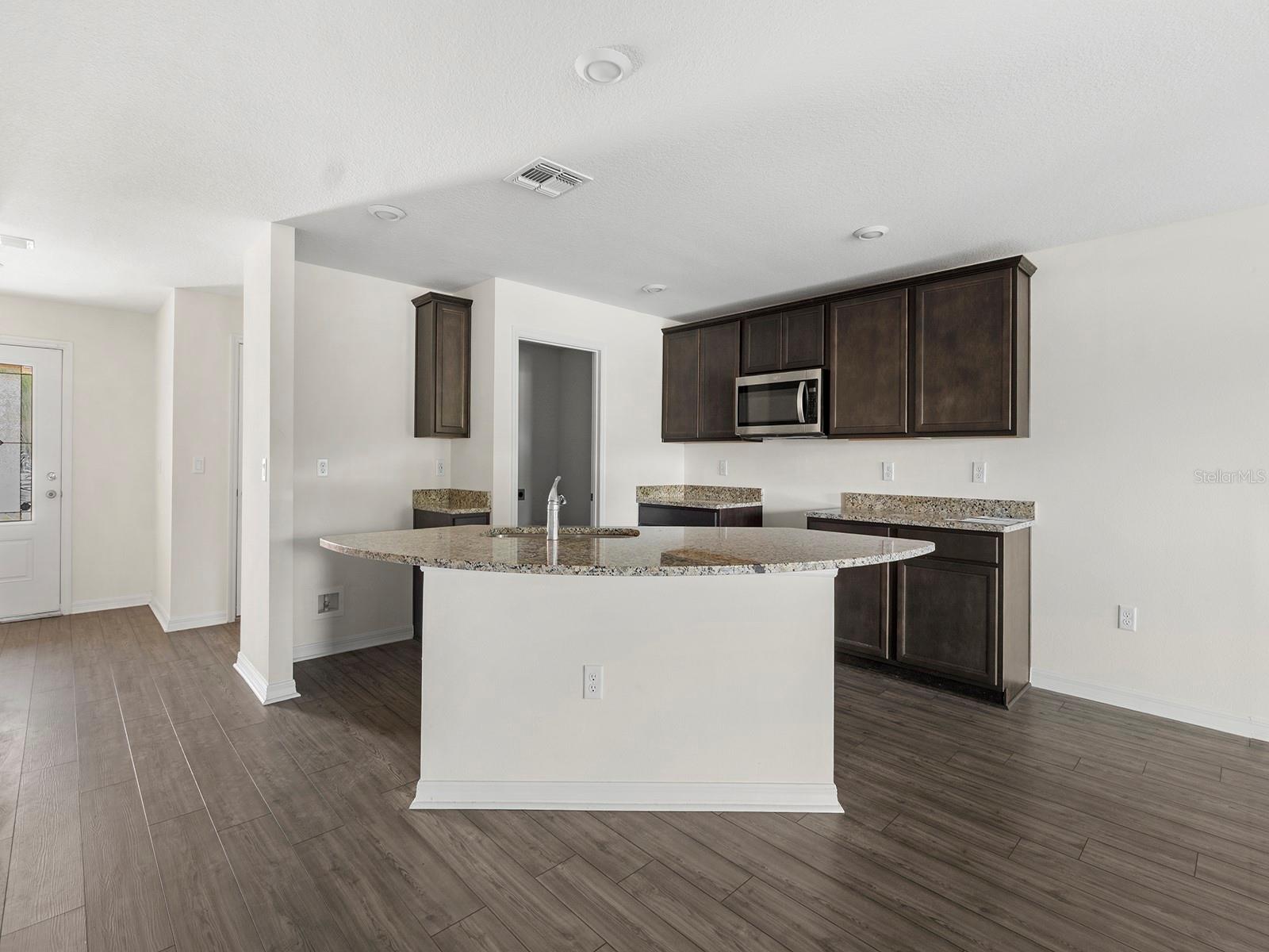 HAMLETS/TAVARES - Residential