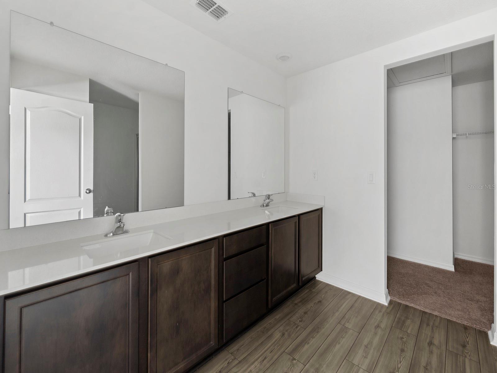 HAMLETS/TAVARES - Residential