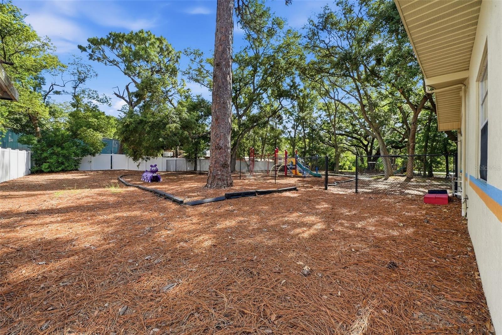 LAURAS LITTLE FARMS - Residential