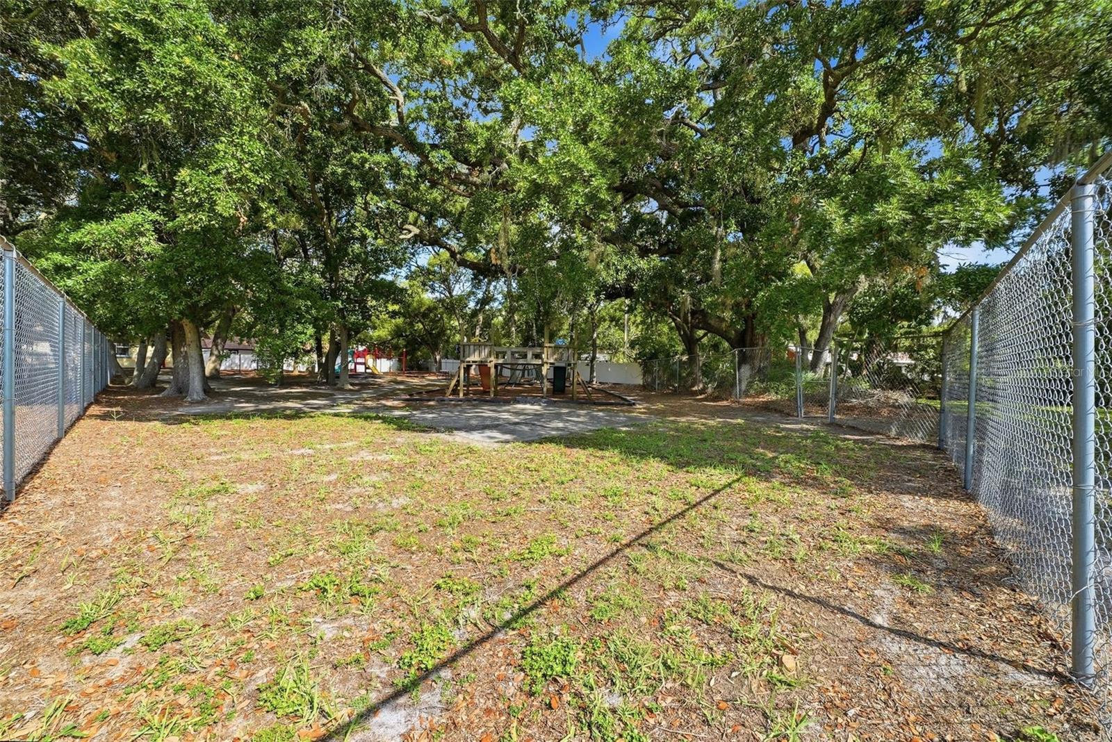 LAURAS LITTLE FARMS - Residential