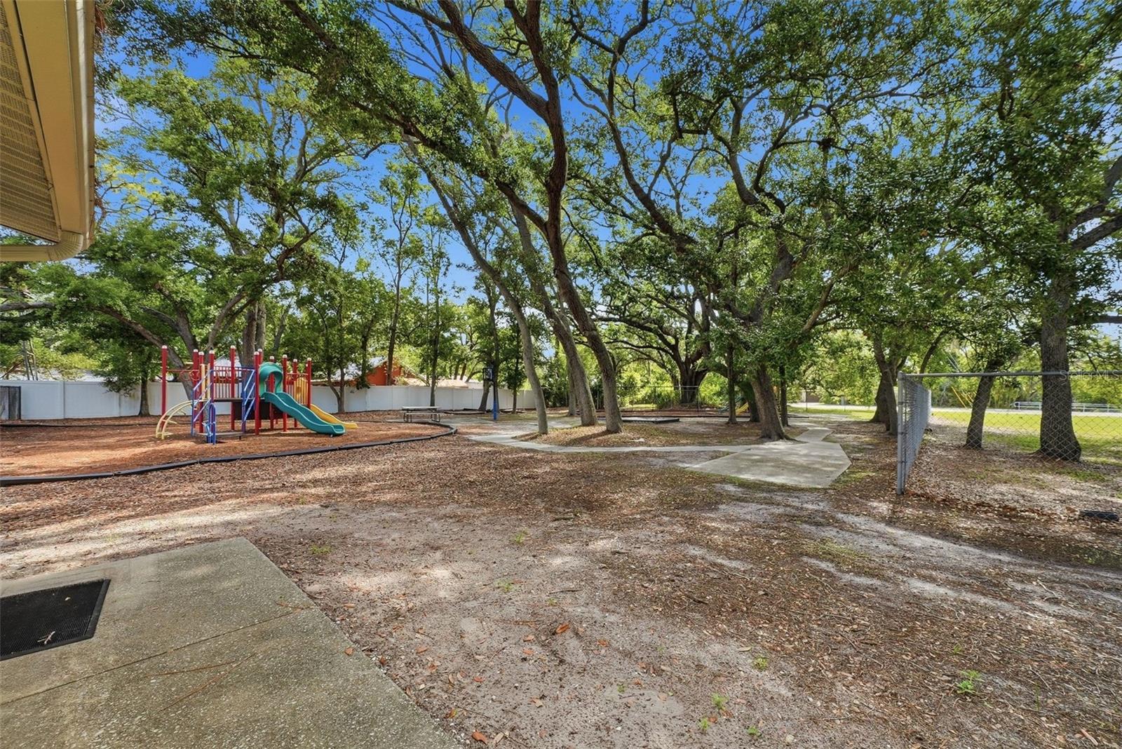 LAURAS LITTLE FARMS - Residential