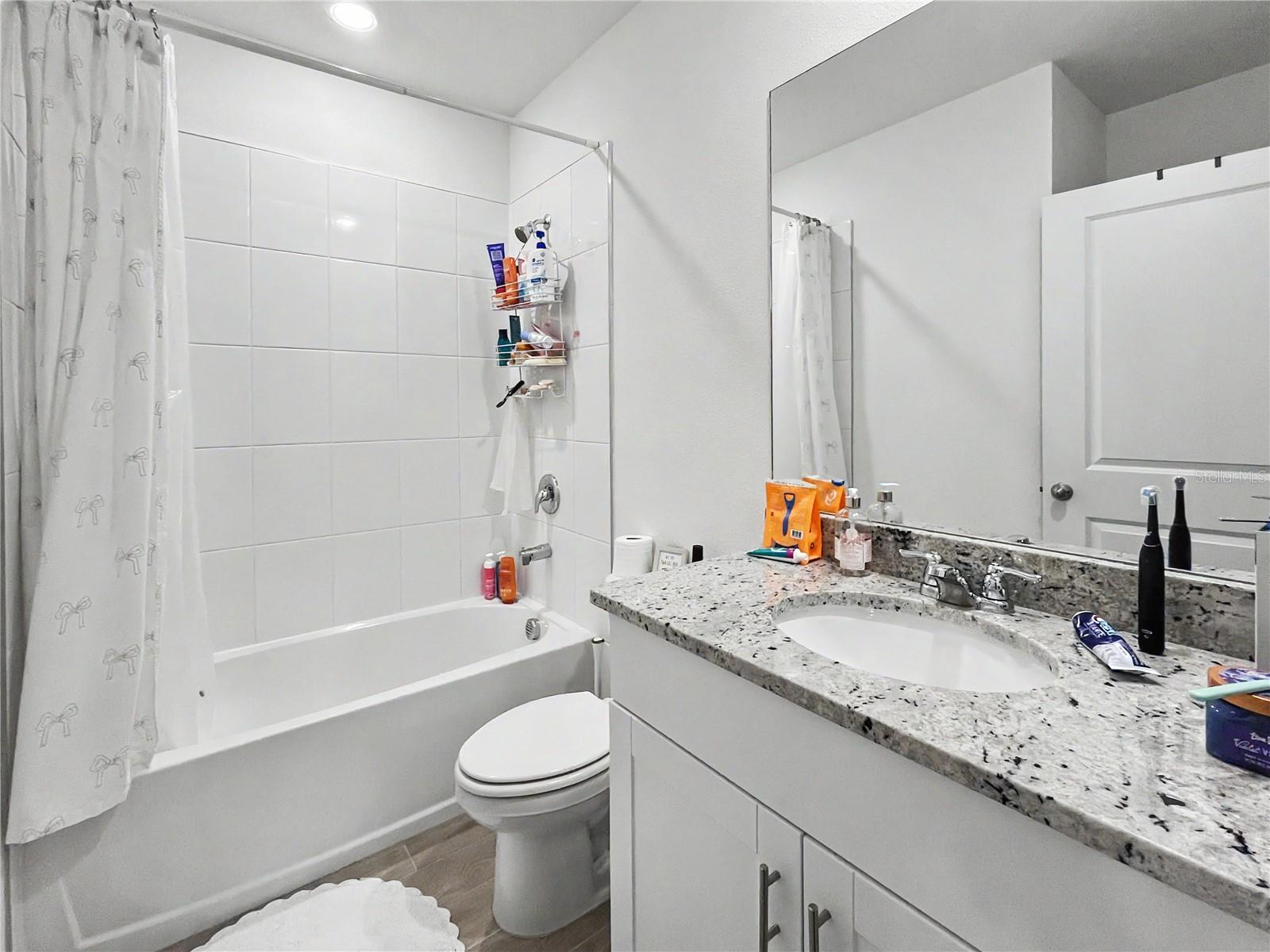 MAGNOLIA BAY - Residential Lease