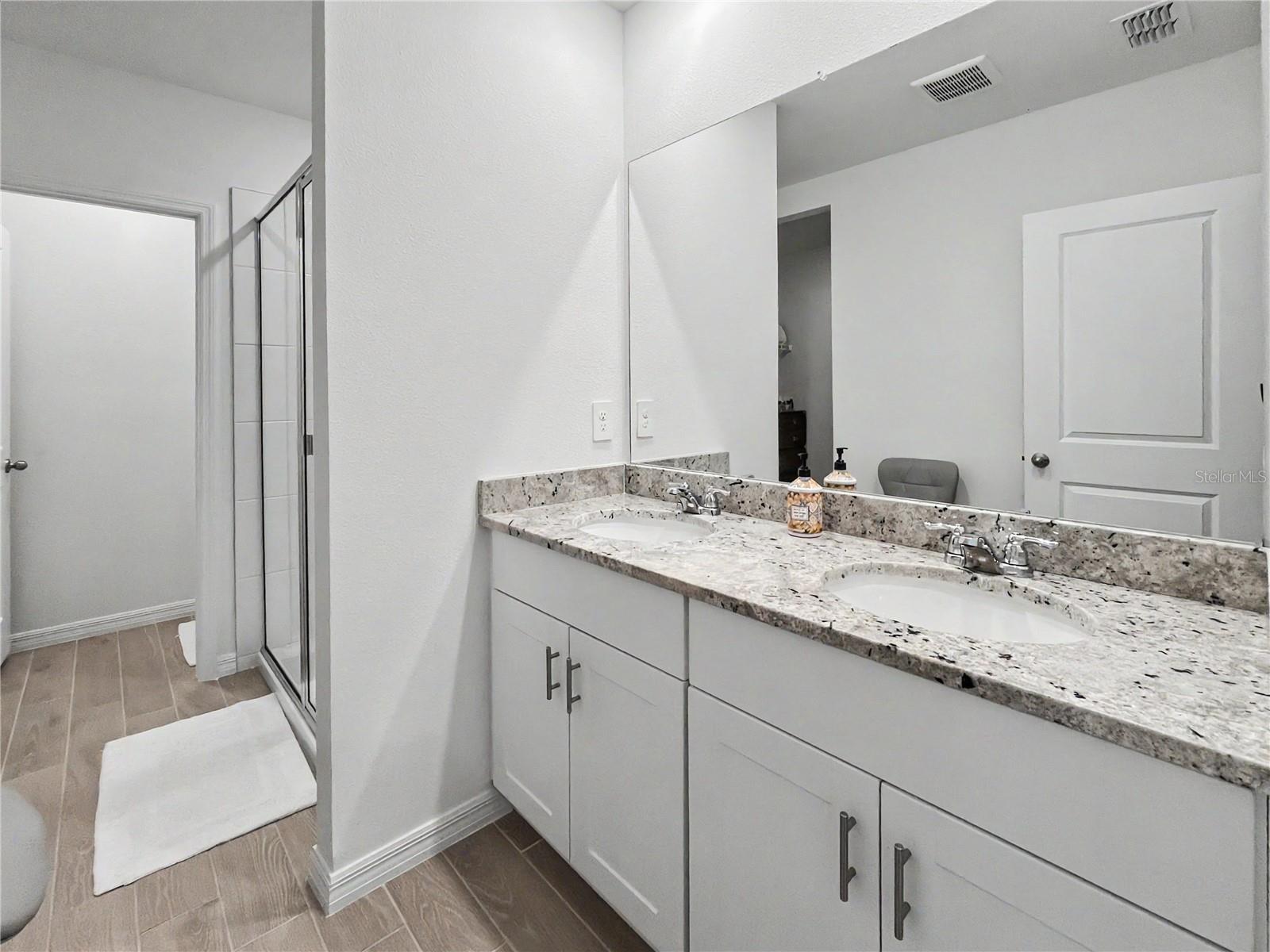 MAGNOLIA BAY - Residential Lease