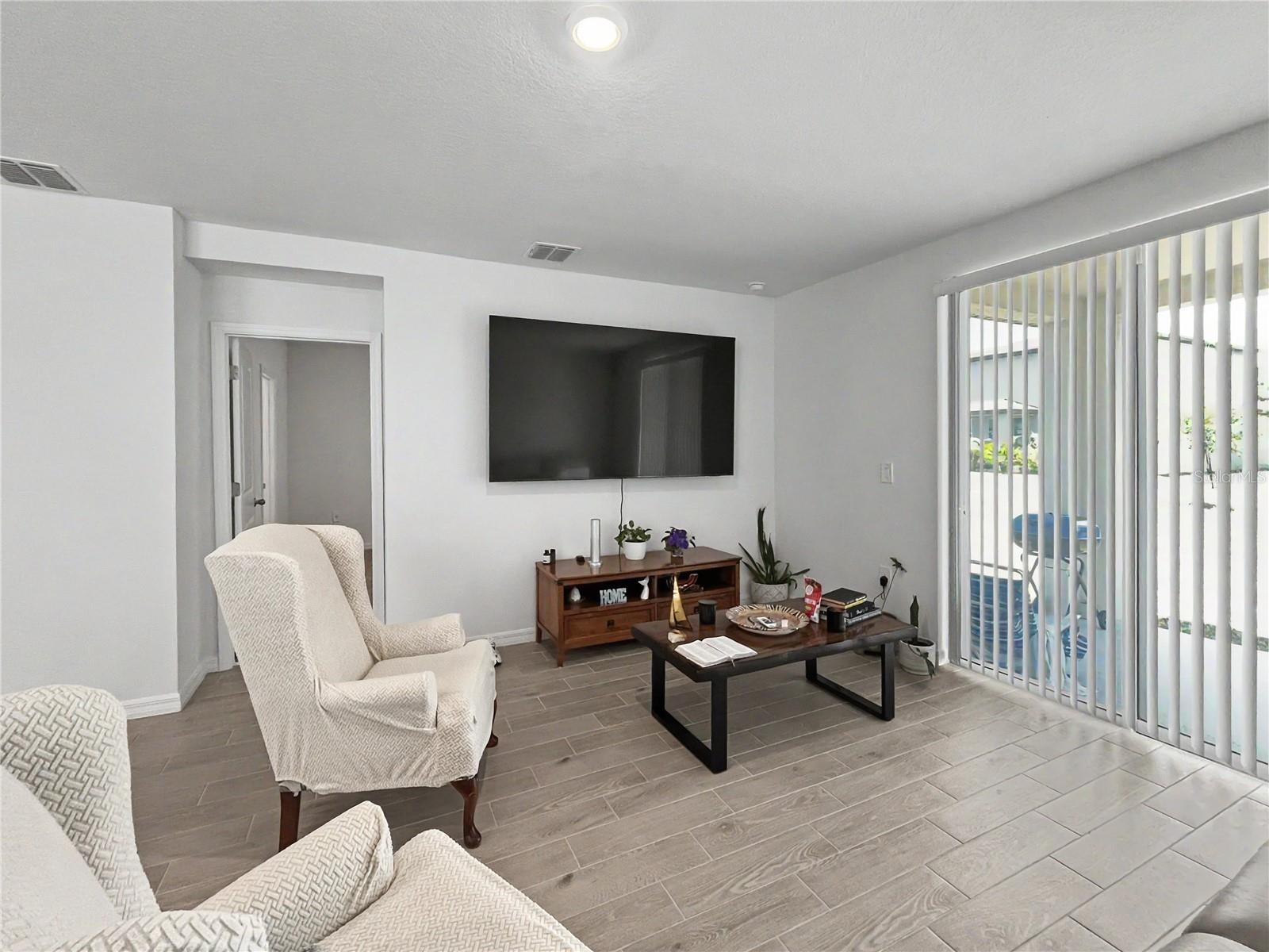 MAGNOLIA BAY - Residential Lease