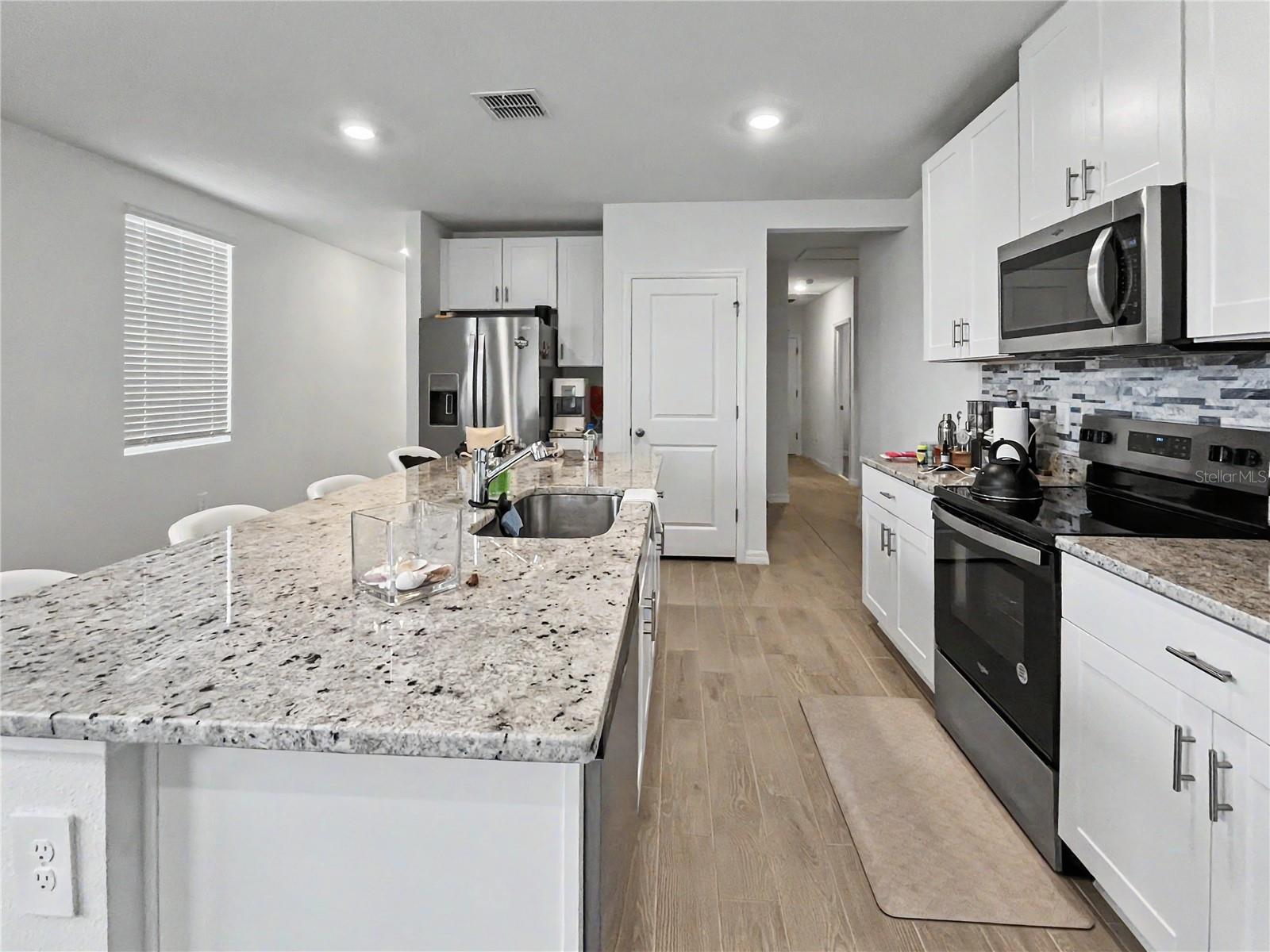 MAGNOLIA BAY - Residential Lease