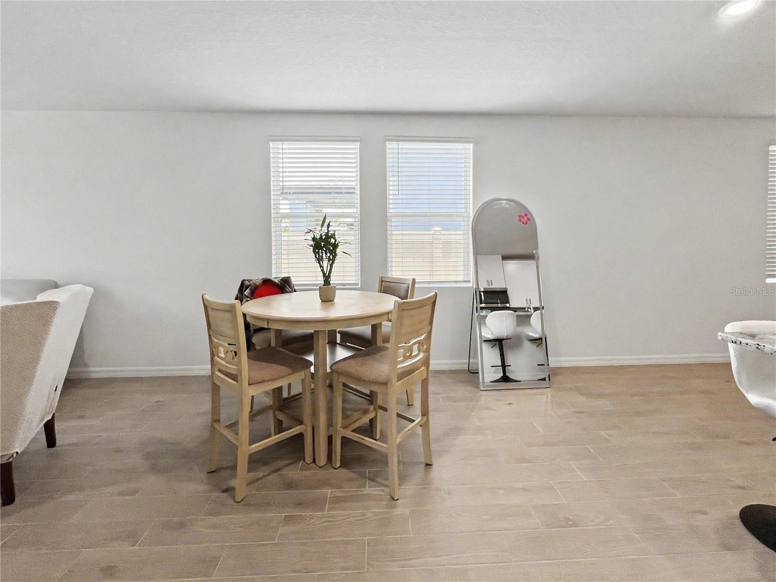 MAGNOLIA BAY - Residential Lease