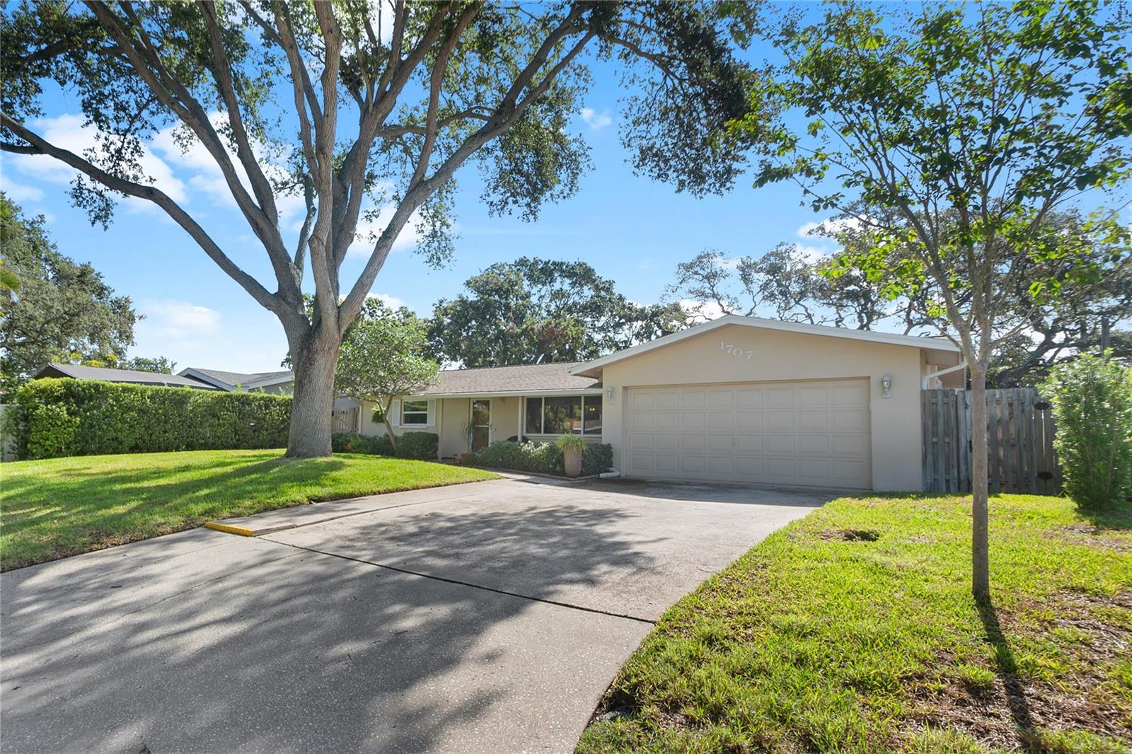 WOODMONT PARK ESTATES 1ST ADD - Residential