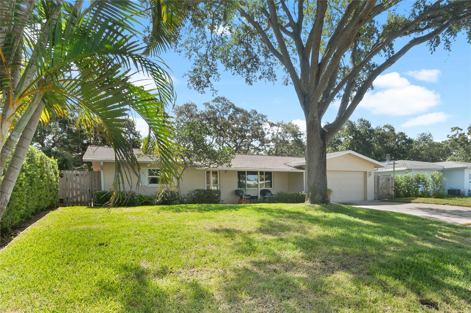 WOODMONT PARK ESTATES 1ST ADD - Residential