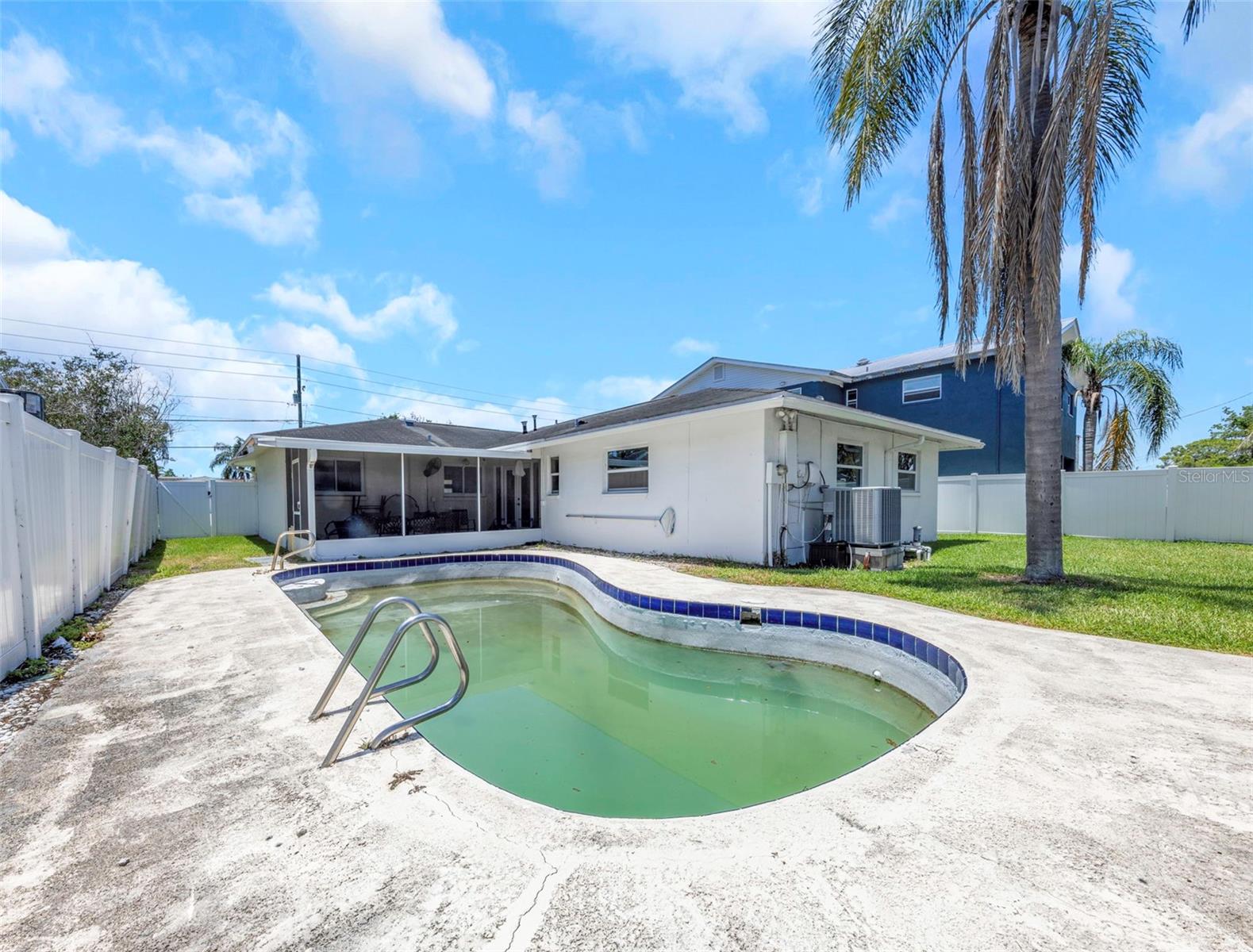 SHORE ACRES BAYOU GRANDE SEC - Residential