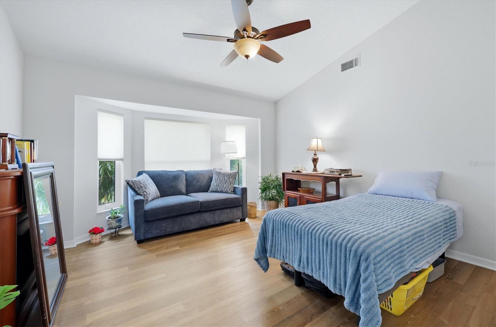 TURNBERRY PLACE - Residential