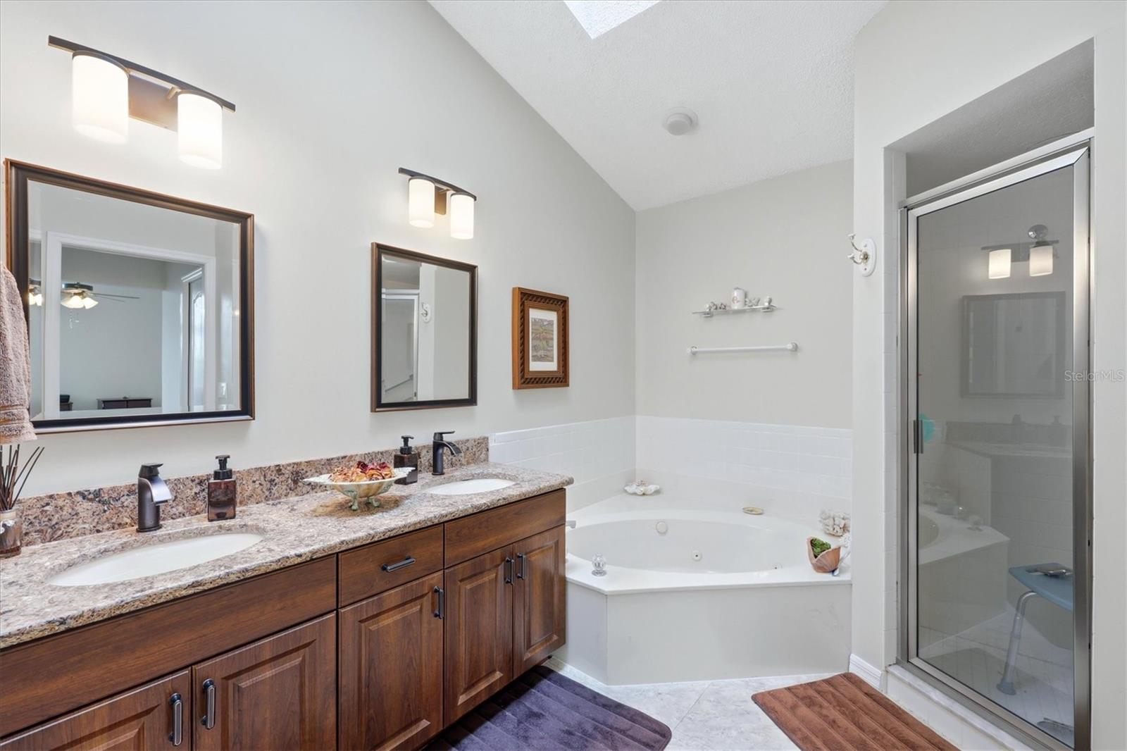 TURNBERRY PLACE - Residential