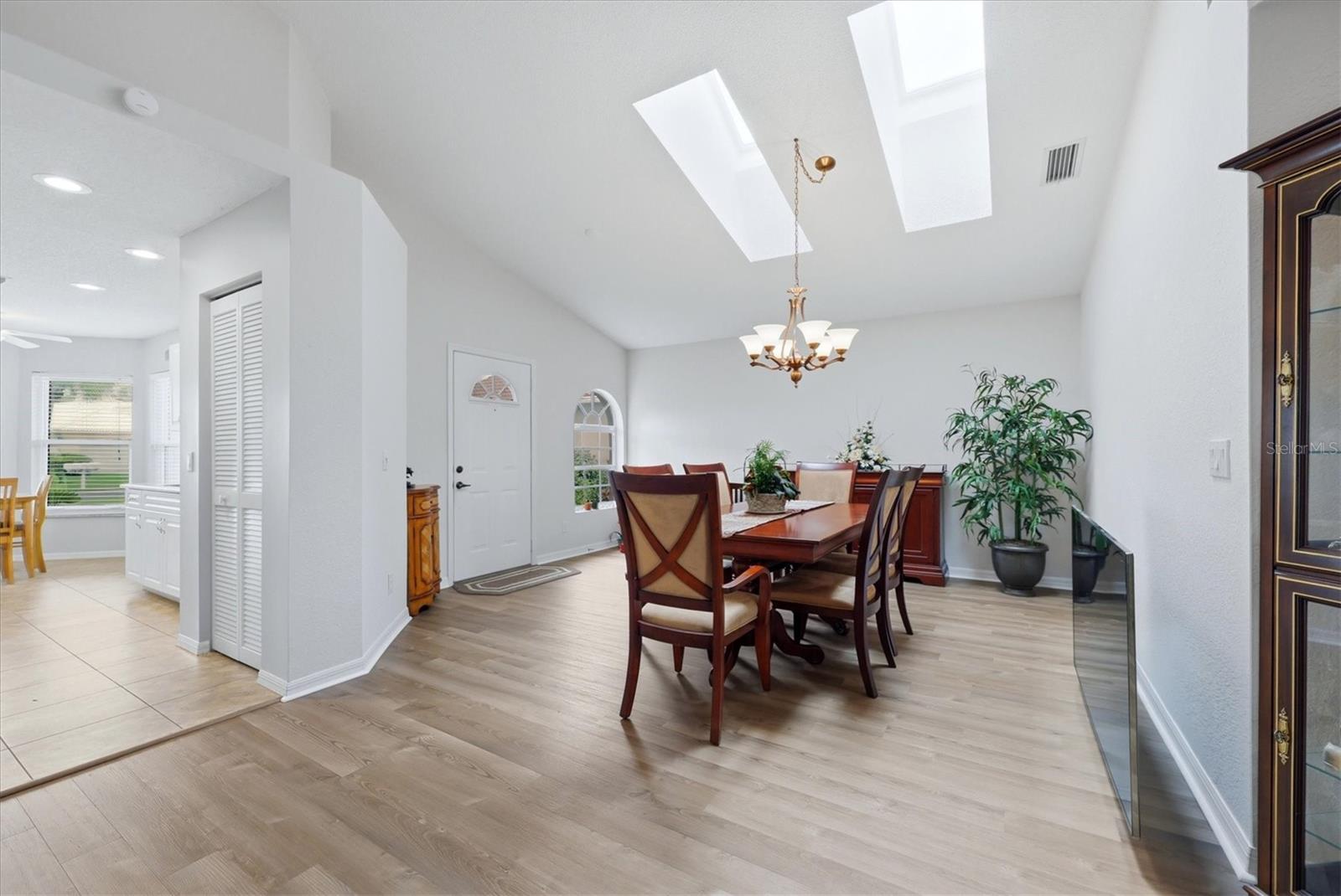 TURNBERRY PLACE - Residential
