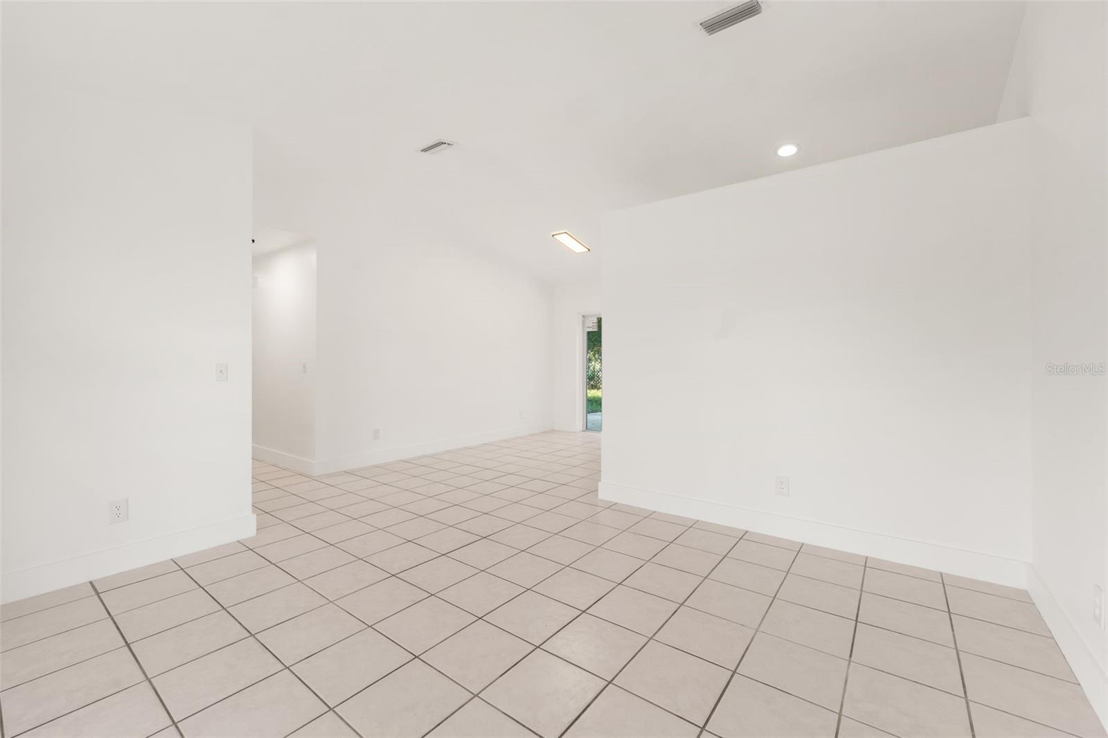 MARION OAKS - Residential