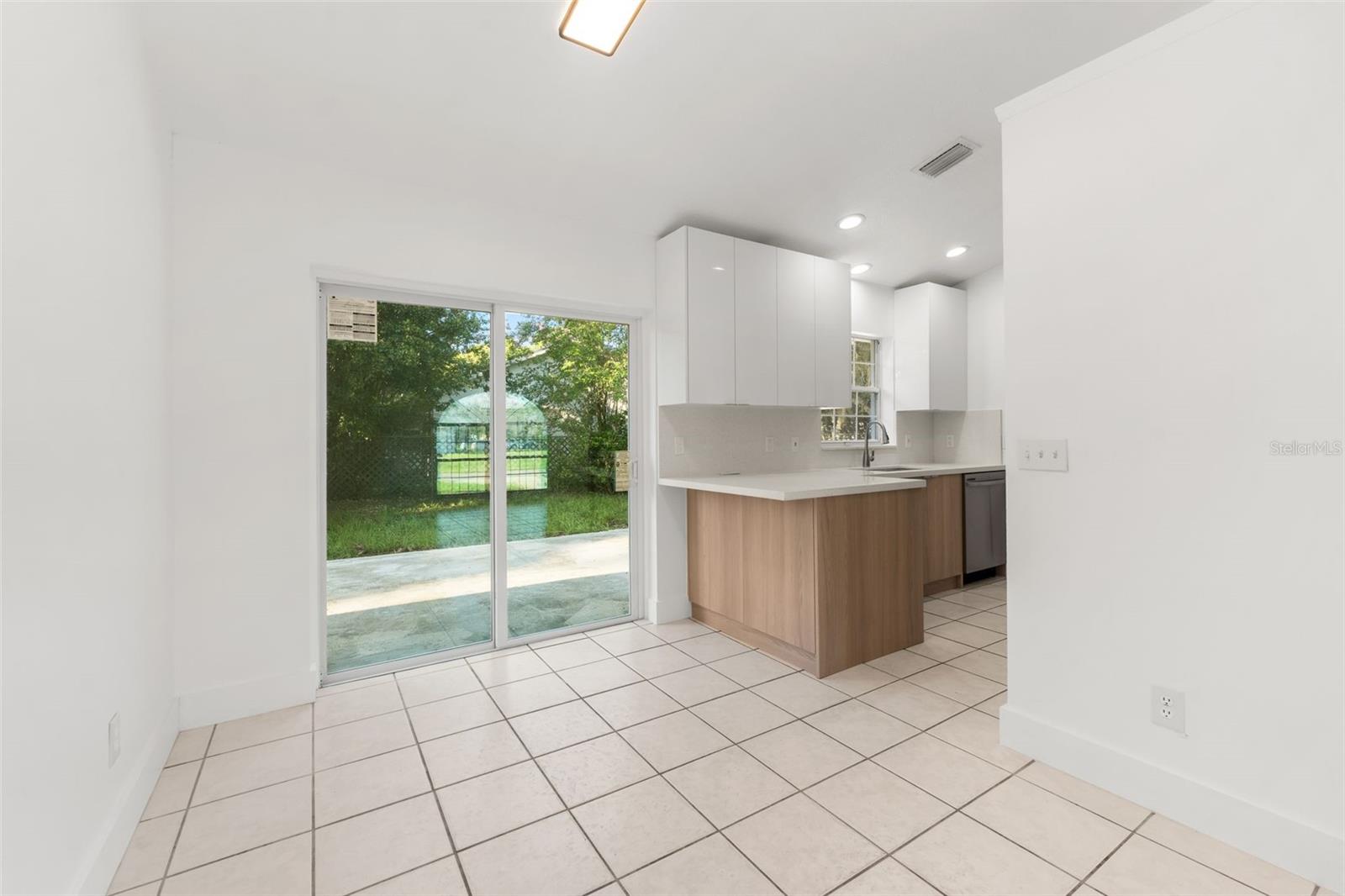 MARION OAKS - Residential