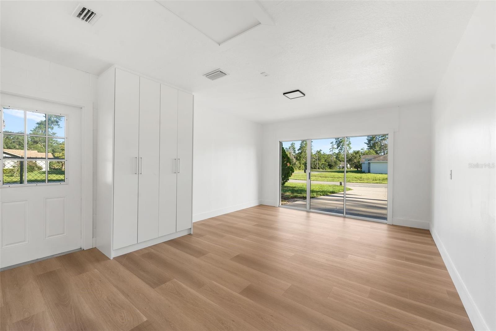 MARION OAKS - Residential