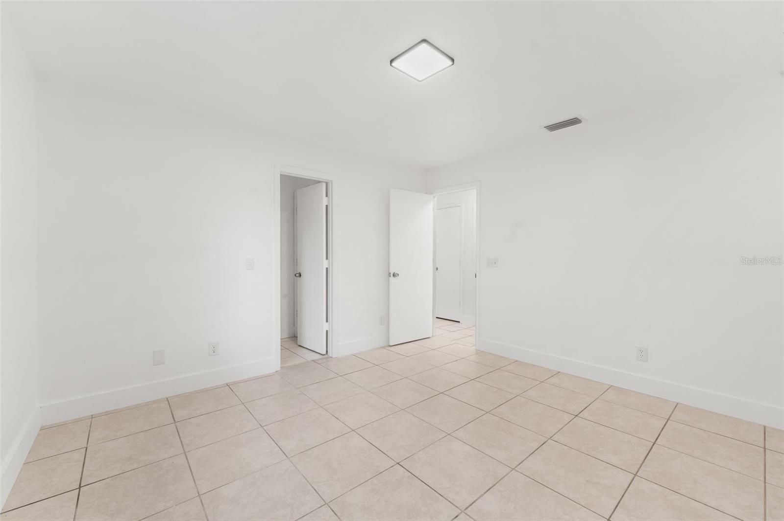 MARION OAKS - Residential