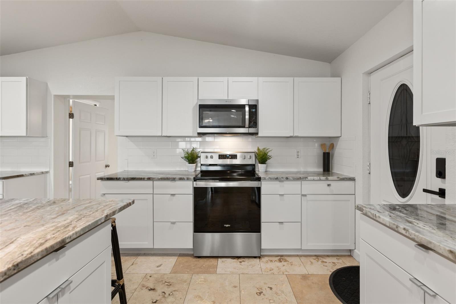 LAKE HARNEY BEACH - Residential