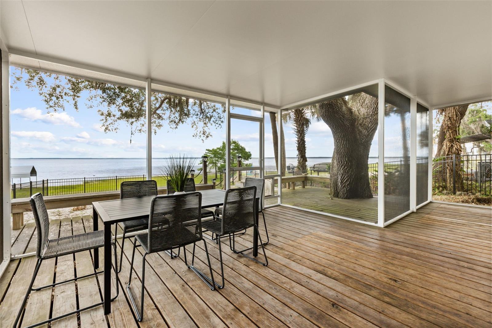 LAKE HARNEY BEACH - Residential