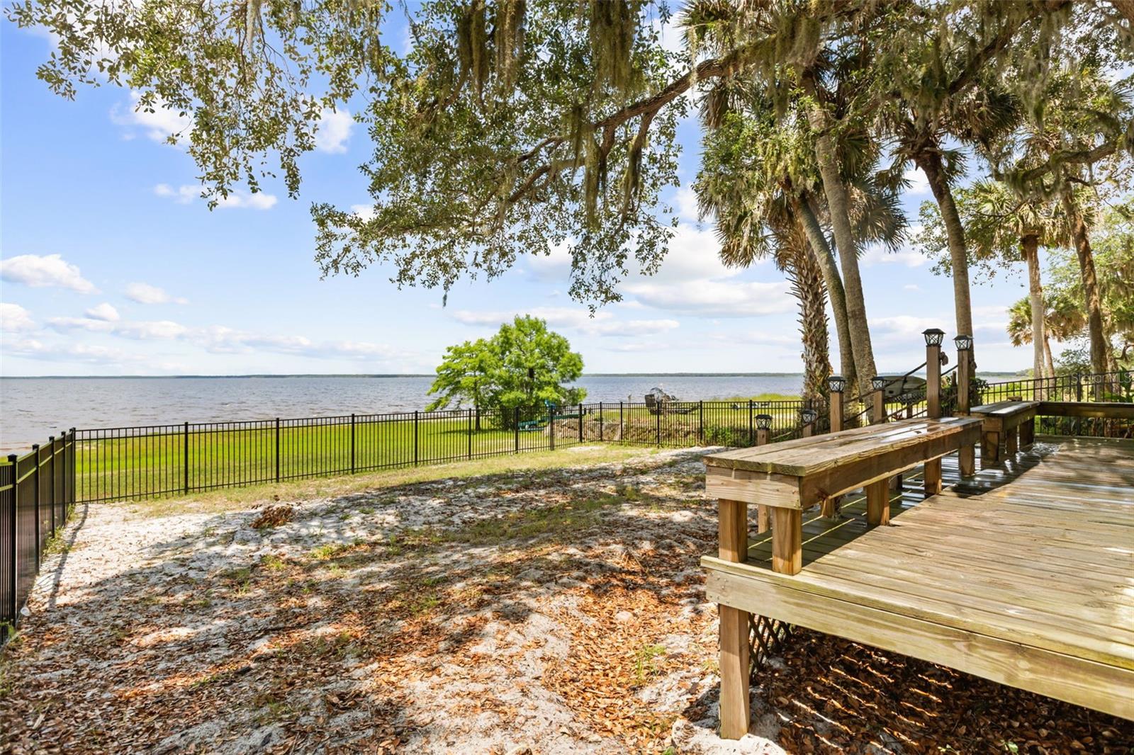 LAKE HARNEY BEACH - Residential