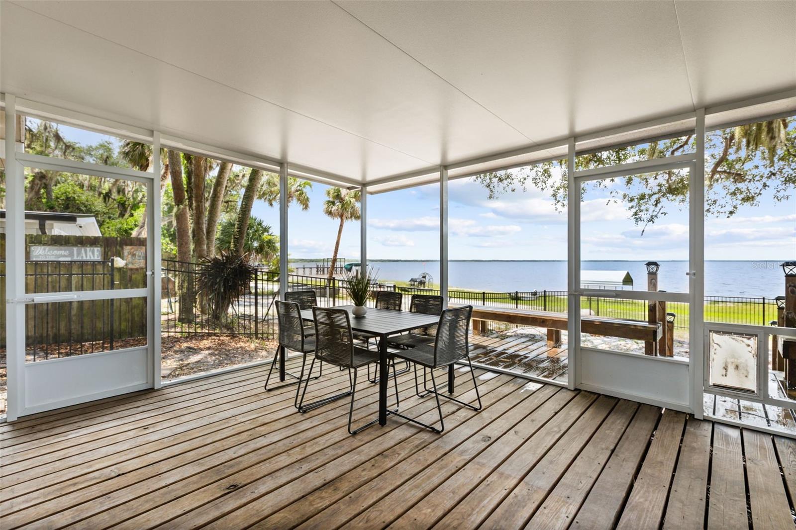 LAKE HARNEY BEACH - Residential