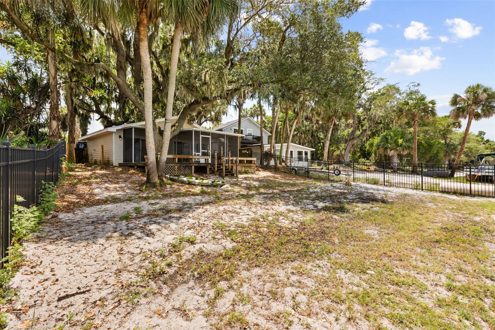 LAKE HARNEY BEACH - Residential
