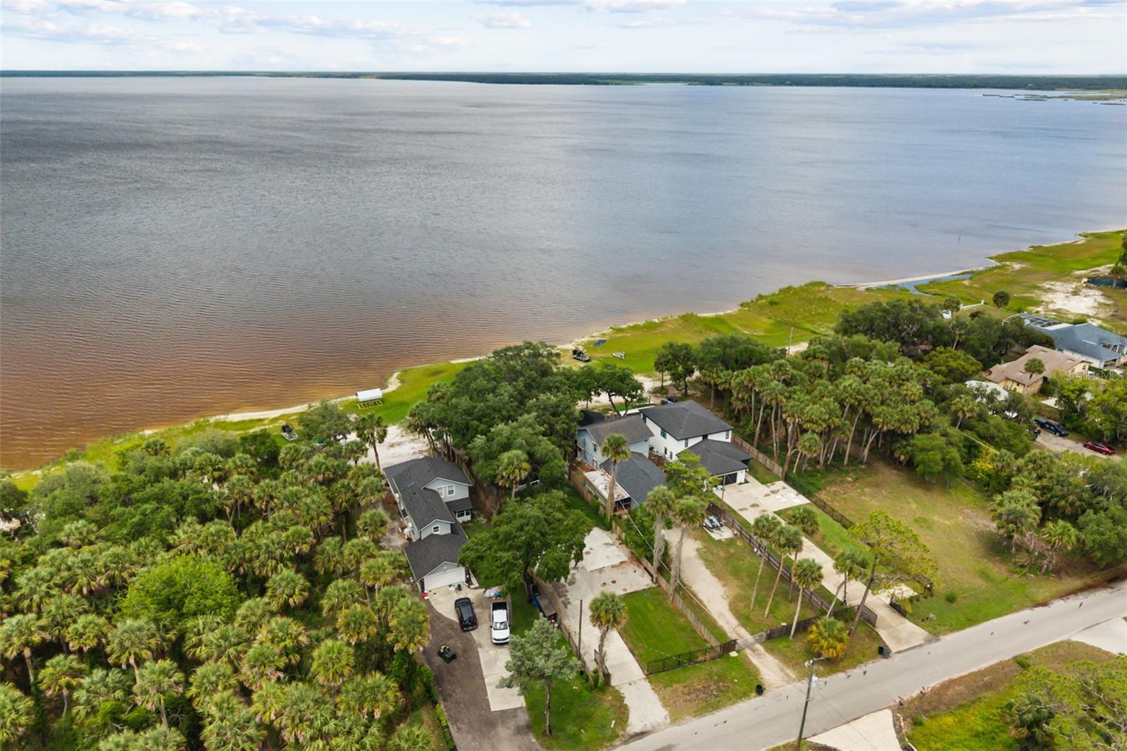 LAKE HARNEY BEACH - Residential