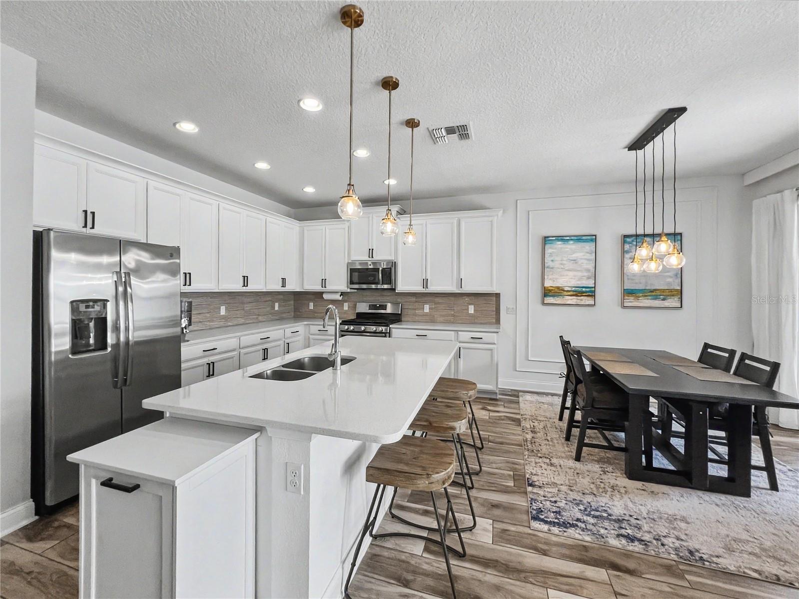 HULL ISLAND/OAKLAND - Residential