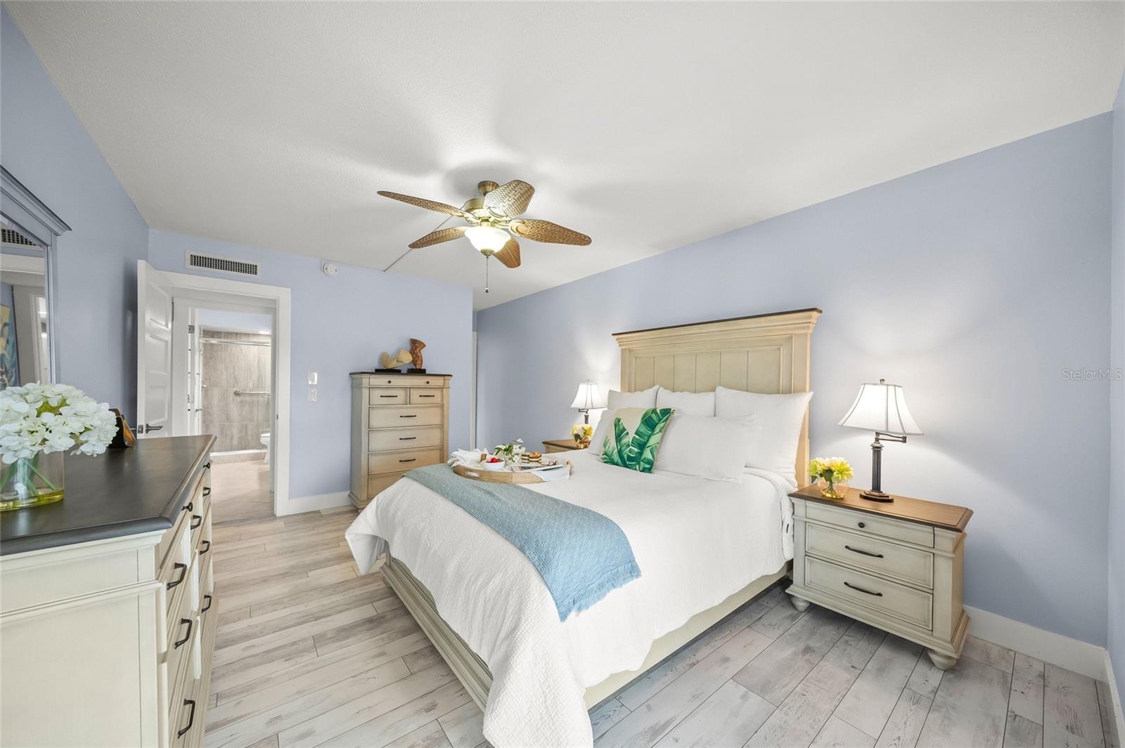 WHISPERING SANDS SEC 3 - Residential
