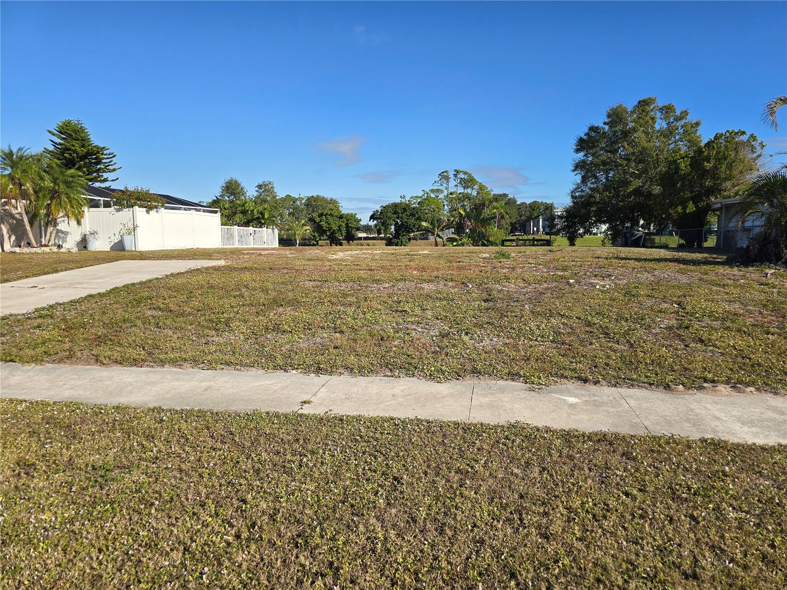 PORT CHARLOTTE SUB 03 - Land