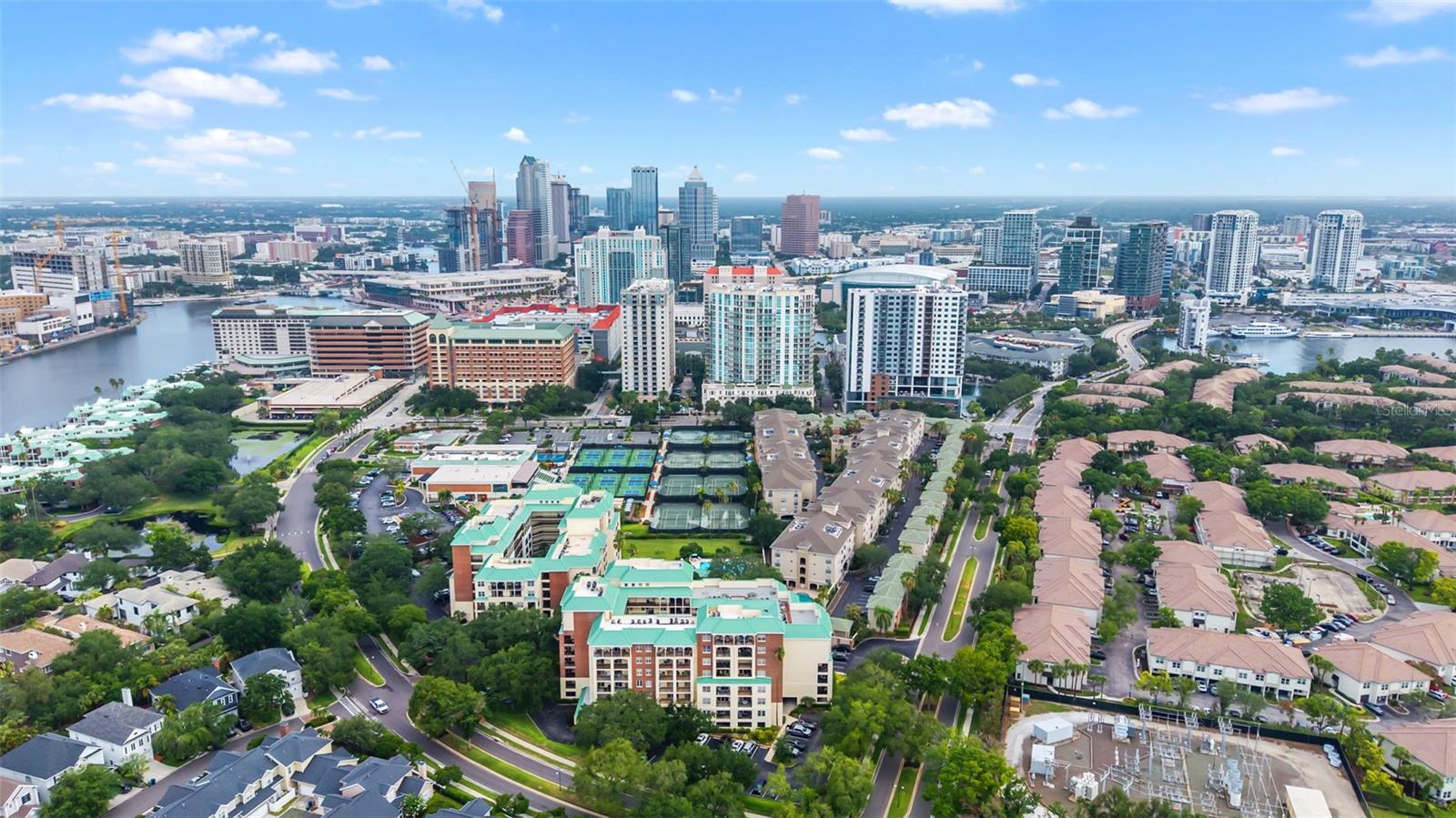 HARBOUR PLACE CITY HOMES A CON - Residential