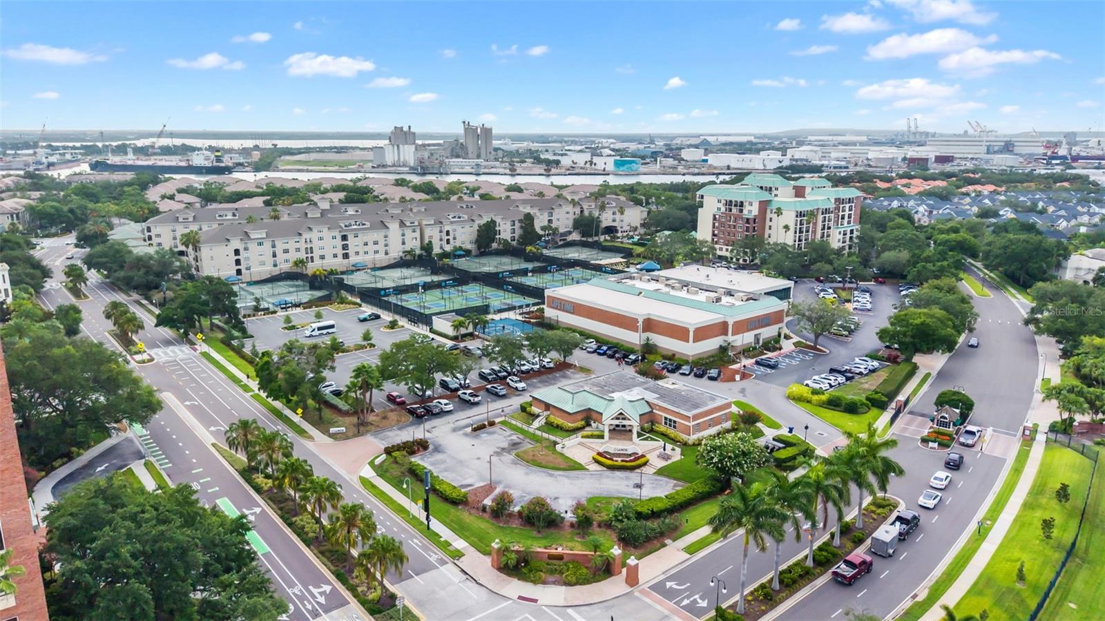 HARBOUR PLACE CITY HOMES A CON - Residential
