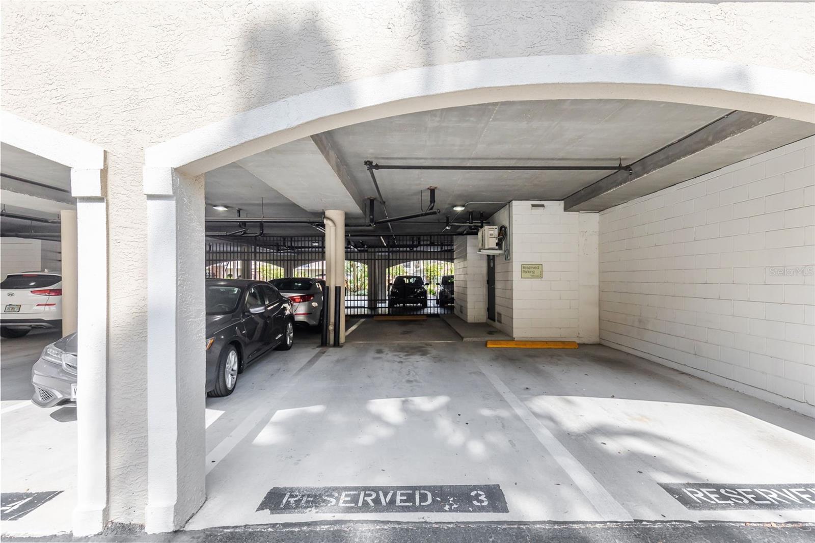 HARBOUR PLACE CITY HOMES A CON - Residential