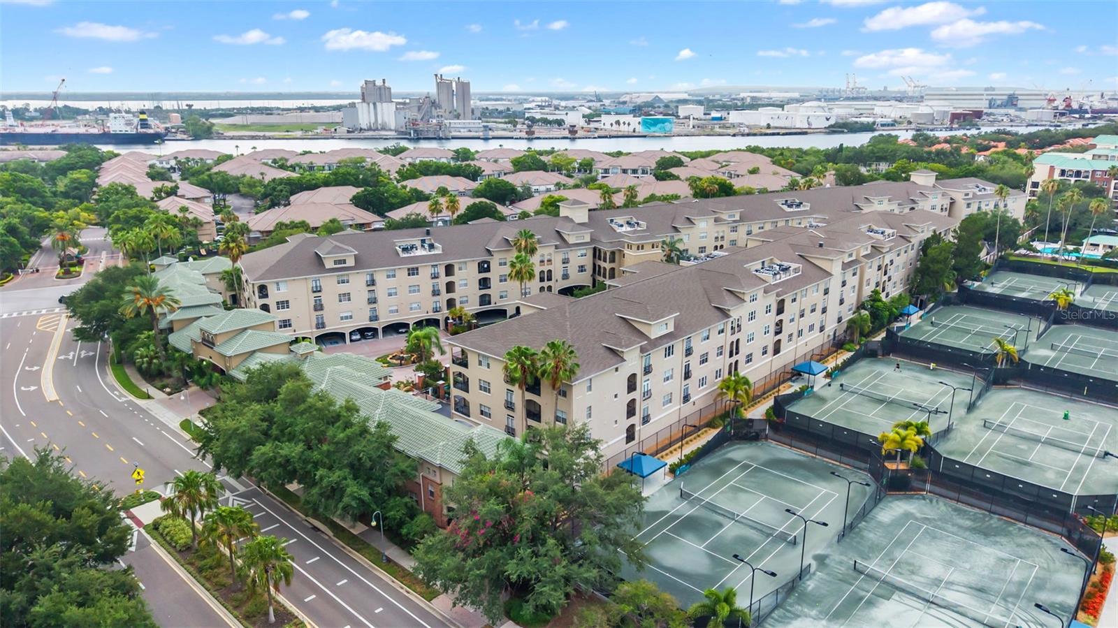 HARBOUR PLACE CITY HOMES A CON - Residential