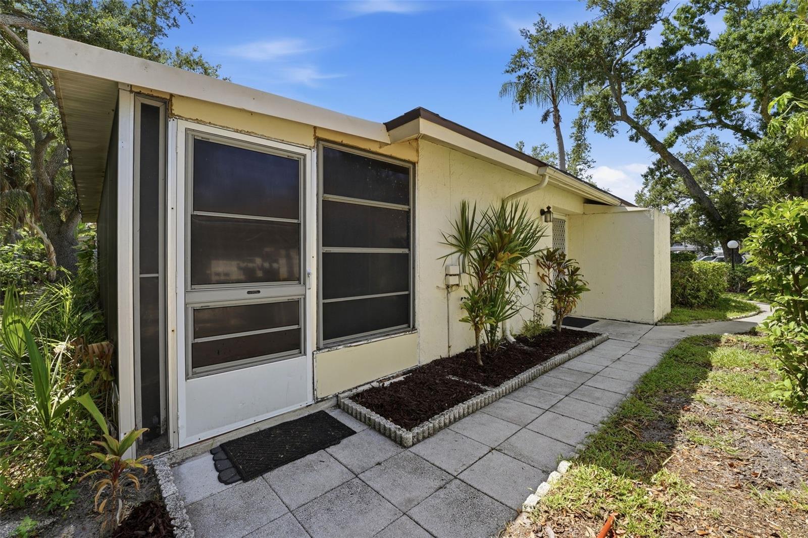 ROYAL PALM VILLAS - Residential