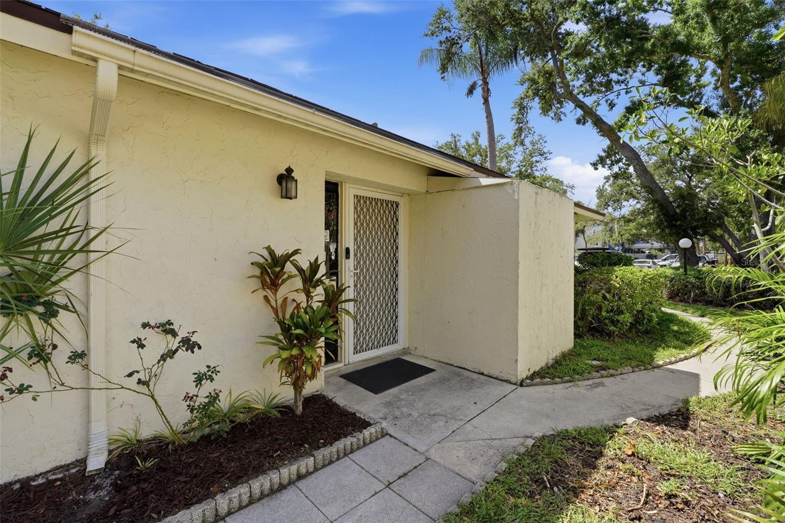 ROYAL PALM VILLAS - Residential