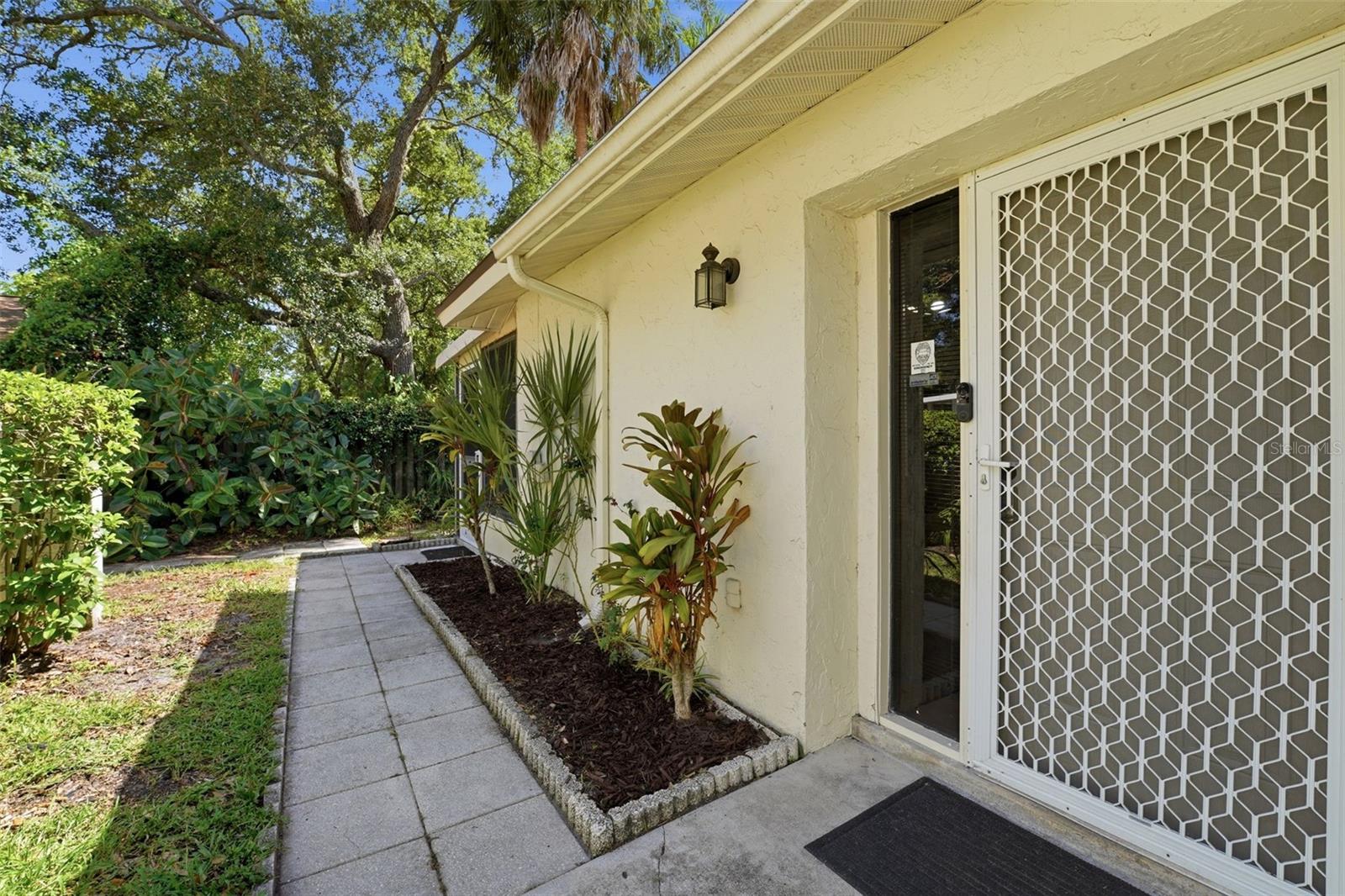 ROYAL PALM VILLAS - Residential