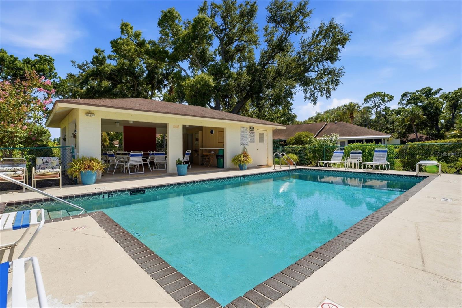 ROYAL PALM VILLAS - Residential