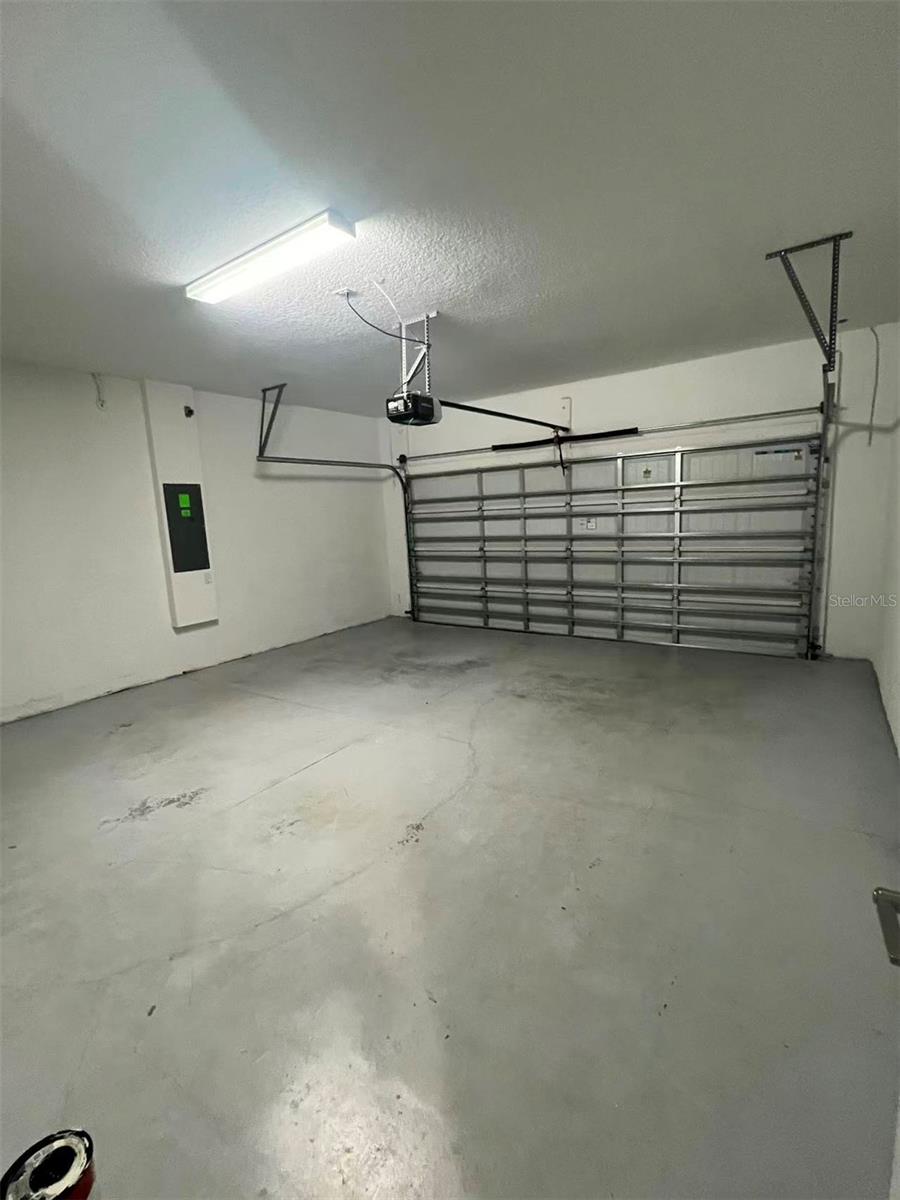STOREY LAKE PH I-3B - Residential Lease