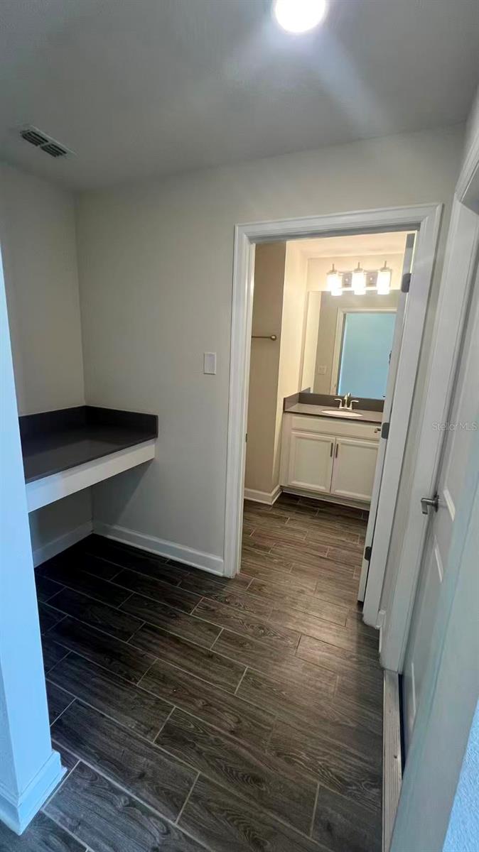STOREY LAKE PH I-3B - Residential Lease
