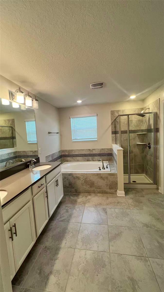 STOREY LAKE PH I-3B - Residential Lease