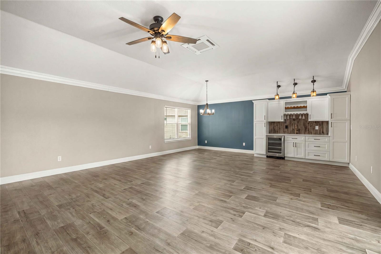 OXFORD OAKS PHASE 1 - Residential
