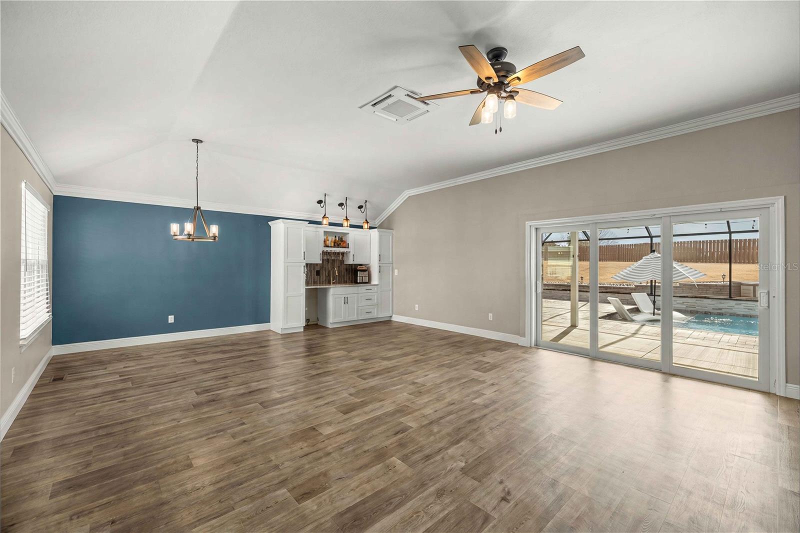 OXFORD OAKS PHASE 1 - Residential