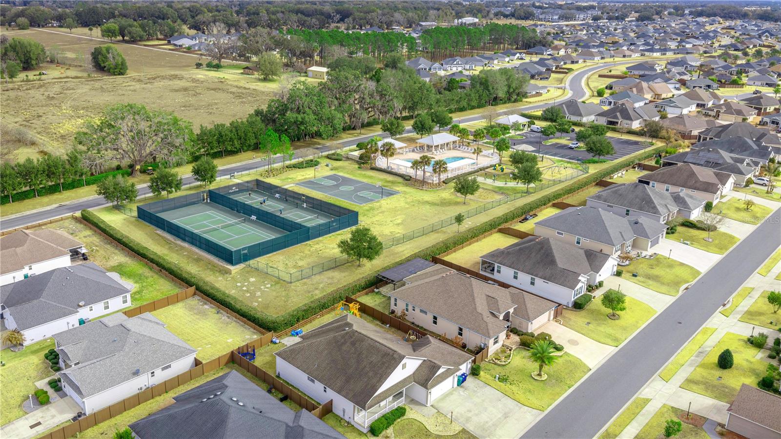 OXFORD OAKS PHASE 1 - Residential